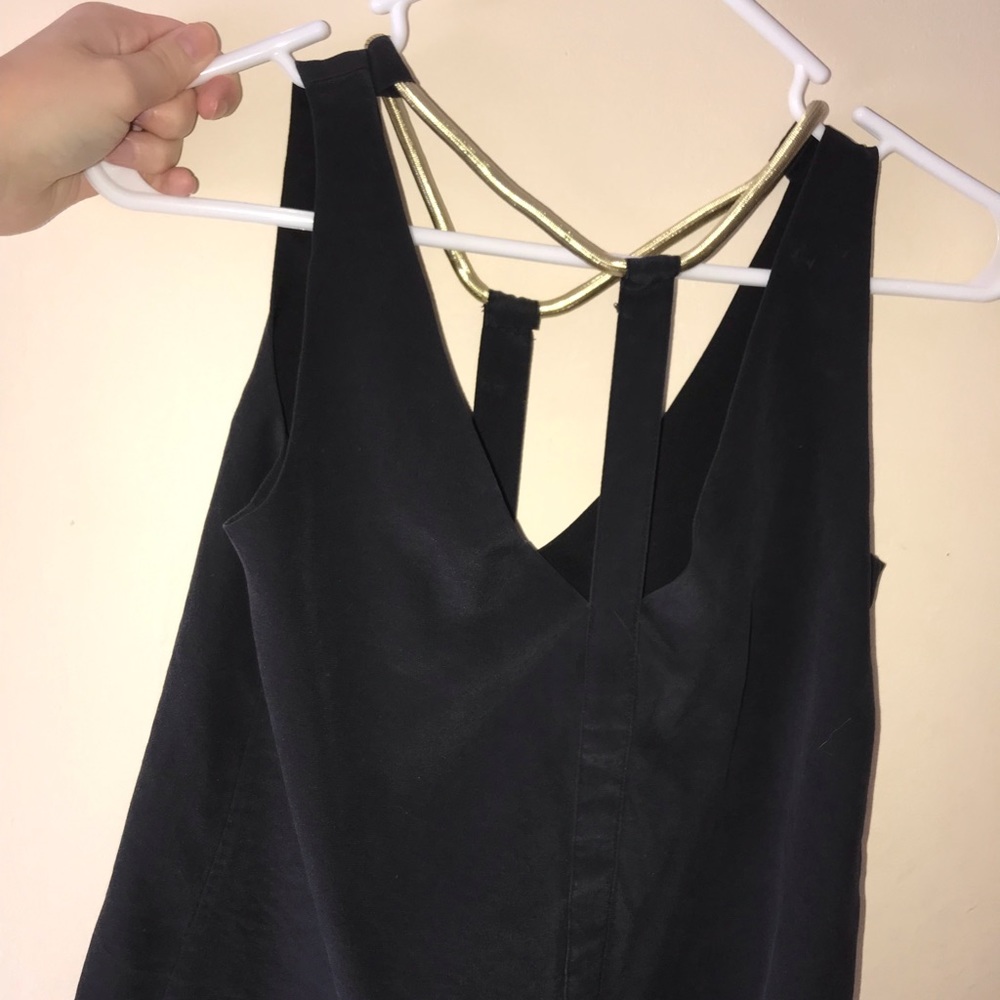 BCBG MAXAZRIA v-front and back tank top